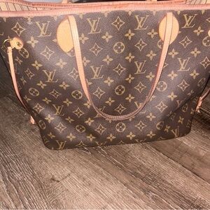 100% Authentic Louis Vuitton iconic Monogram Neverfull MM bag tote